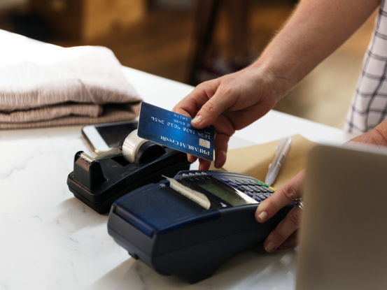 Hotovosť, karta či mobil? Ktorá platobná metóda je najobľúbenejšia a ktorá najbezpečnejšia?