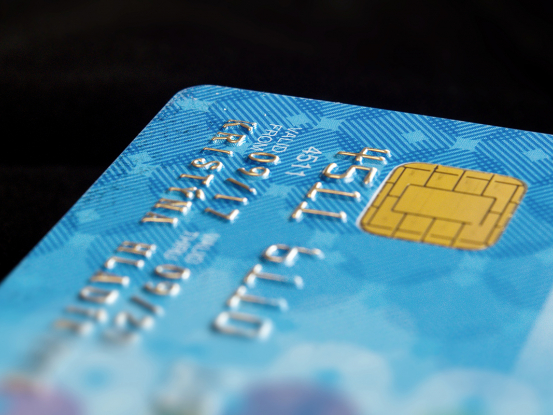 Platba kartou online: povinnosti obchodníka pri ukladaní údajov