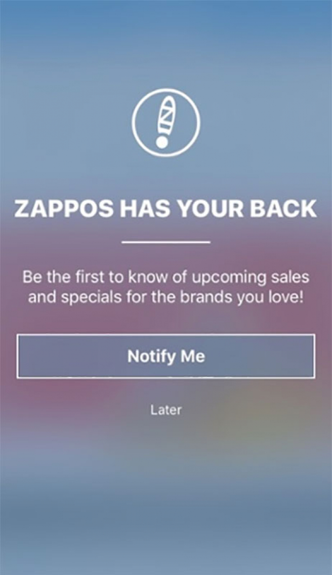Ukážka user onboardingu aplikácie Zappos, ktorý používateľa upozorní na zaujímavý tovar, čím ho dostane späť do aplikácie.