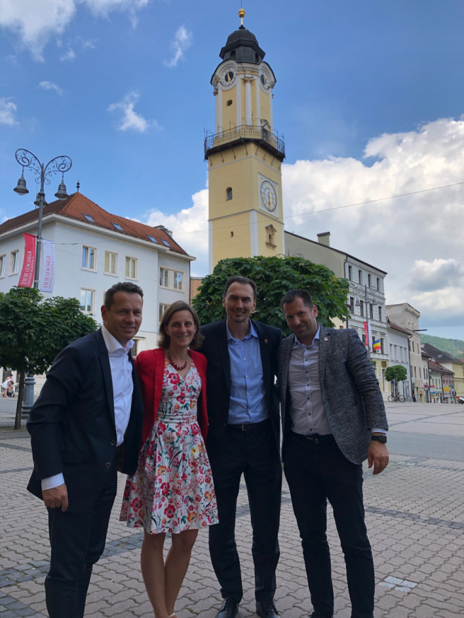 V Banskej Bystrici s kolegami zo SZĽH (zľava): Martin Kohút, Diana Kosová, Miroslav Šatan, Richard Pavlikovský  Zdroj: Archív Diany Kosovej