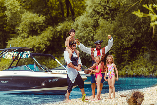 Hľadanie pokladu na Dunaji. Zdroj: Boattrip.sk