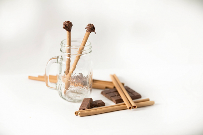 Čokoládové jedlé slamky do nápojov. Zdroj: thenom.in