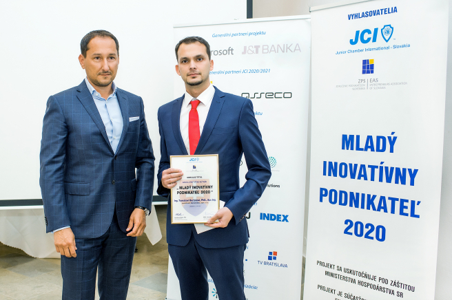 Víťaz minulého ročníka súťaže Mladý inovatívny podnikateľ Tomáš Bertók. Zdroj: JCI Slovensko