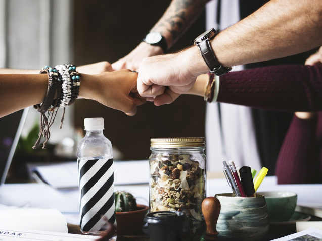 Mladý inovatívny podnikateľ 2025: ako získať prestížny titul a atraktívne ceny?