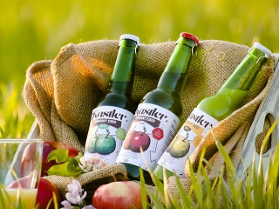Ručne vylisoval tisíce jabĺk, kým pochopil, že výroba poctivého cideru si vyžaduje opateru ako u malého dieťaťa