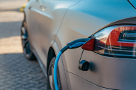 Elektromobilita na Slovensku sa prebúdza: rekordné počty elektromobilov aj nabíjačiek